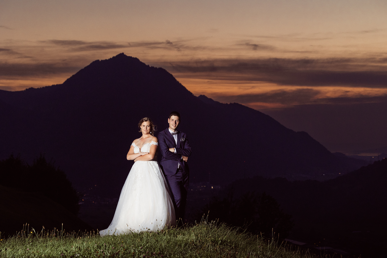 Hochzeit am Walensee, Brautpaar mit künstlicher Beleuchtung